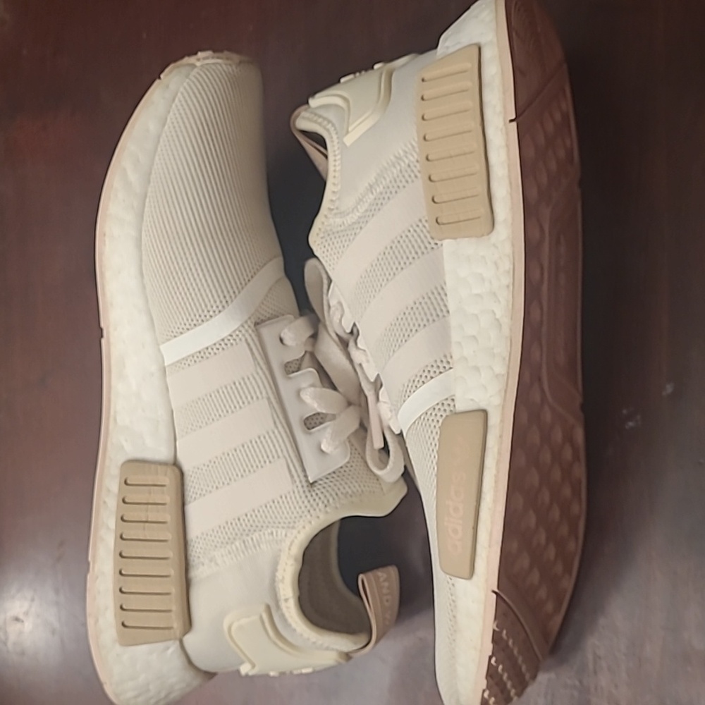 Adidas Wmns NMD_R1 Chalk White. Size 6.5 Womens - Picture 3 of 8